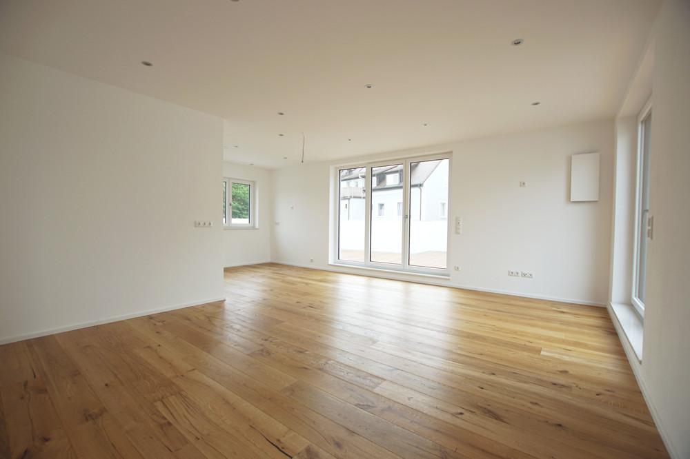 Soweit das Auge reicht! Attraktive Penthouse-Wohnung in zentraler Stadtlage Landshuts! - Photo 1