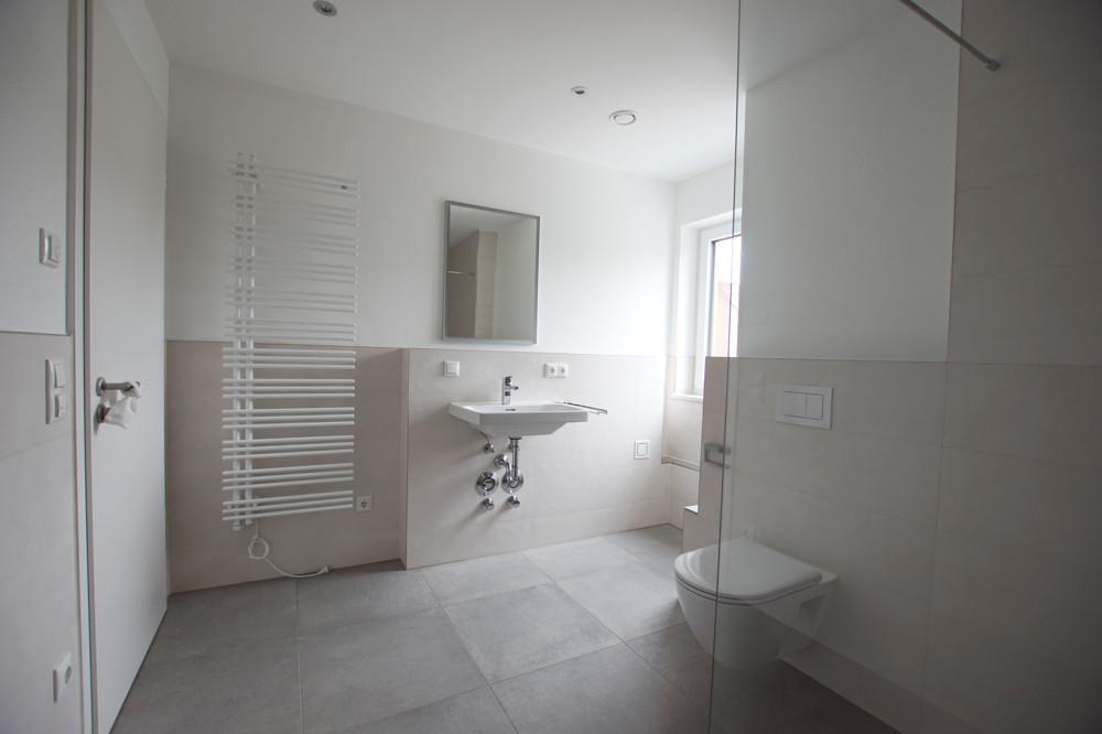 Soweit das Auge reicht! Attraktive Penthouse-Wohnung in zentraler Stadtlage Landshuts! - Photo 3