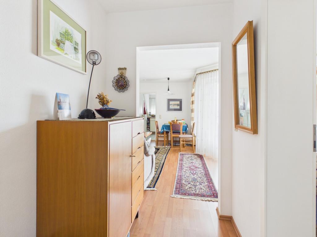 Helle 2-Zimmer-Dachgeschosswohnung mit Balkon, möbliert & Duplex-Stellplatz in Kumhausen - Photo 3