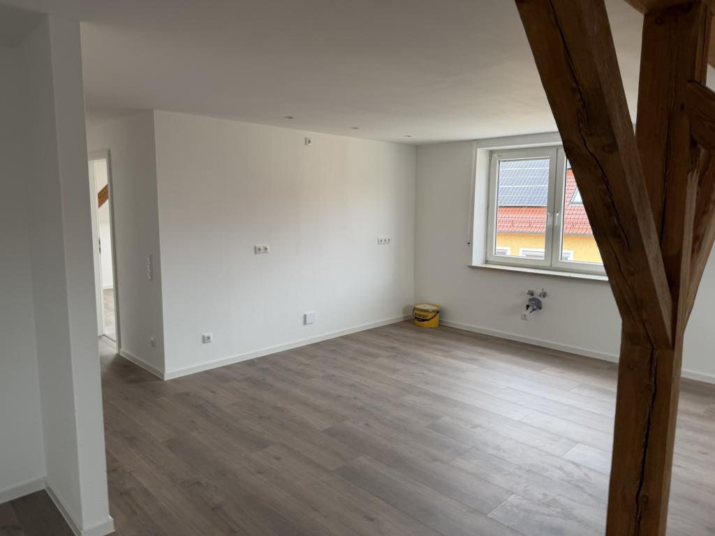 Frisch saniert & bezugsbereit: Attraktive 3‑Zimmer-Dachgeschosswohnung - Photo 1
