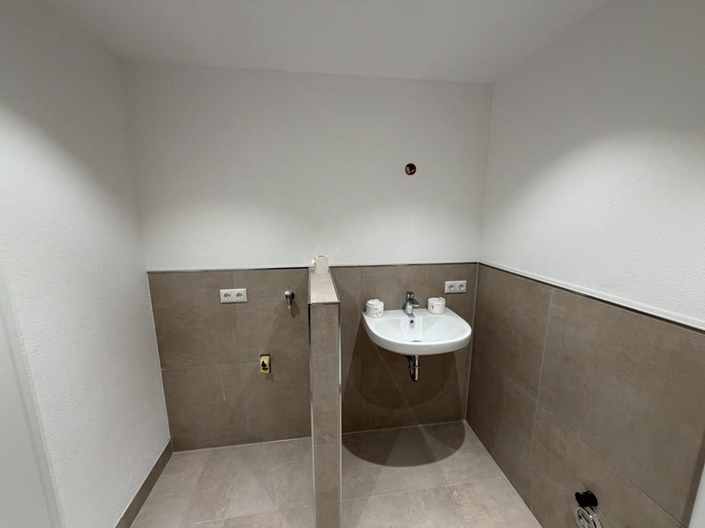 Frisch saniert & bezugsbereit: Attraktive 3‑Zimmer-Dachgeschosswohnung - Photo 5