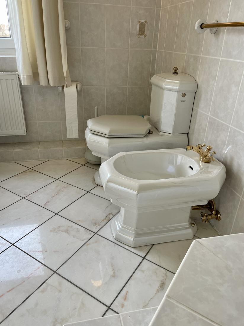 OG WC und Bidet im Masterbad