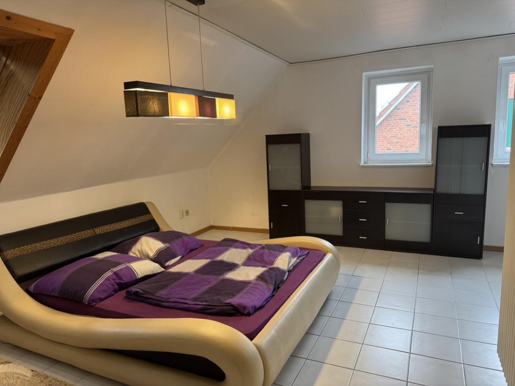 Schlafzimmer DG