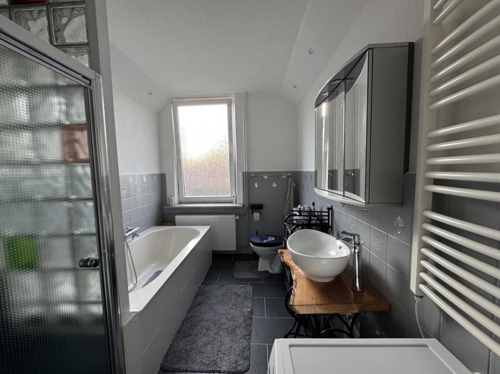 Badezimmer / Vollbad EG