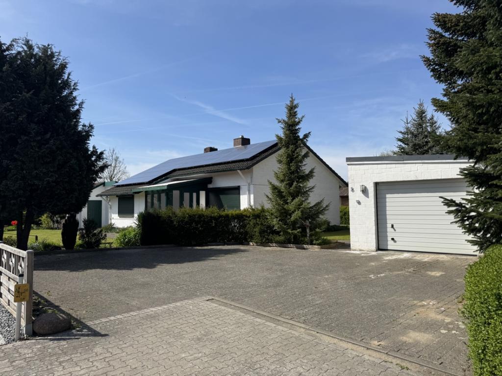 Hausansicht von der Straße 