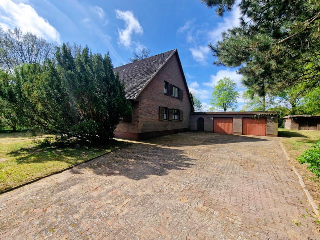 Garage / Auffahrt