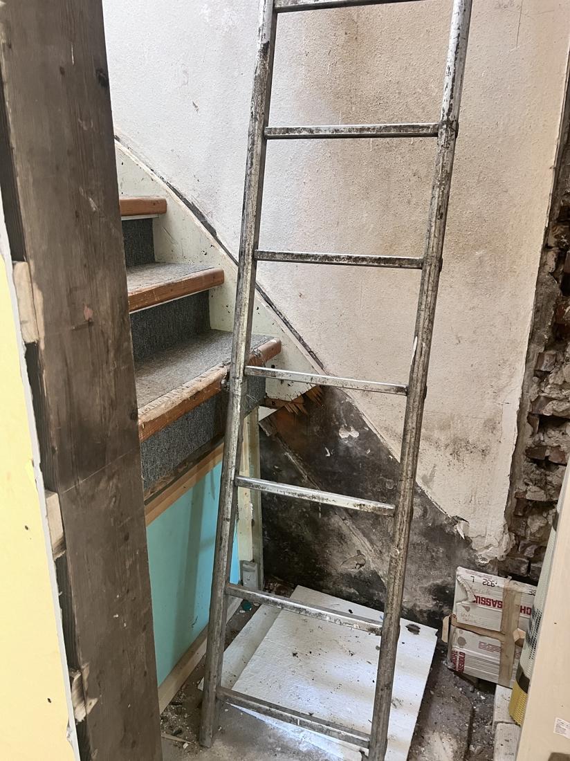Treppe ins DG
