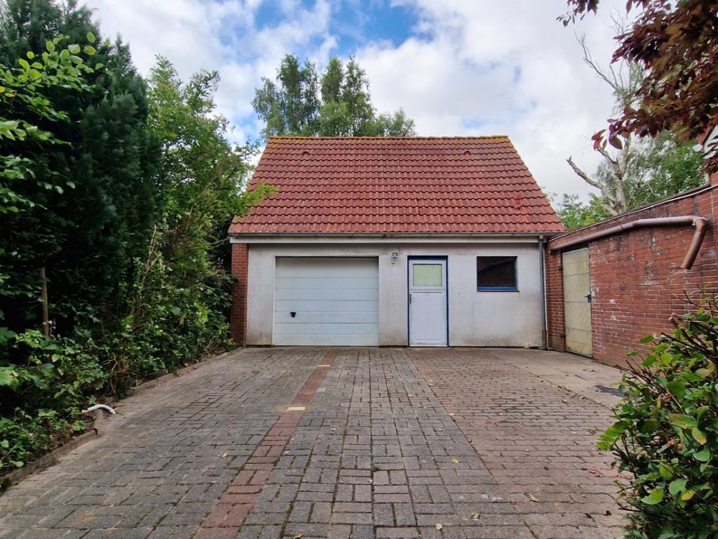 Garage / Stall