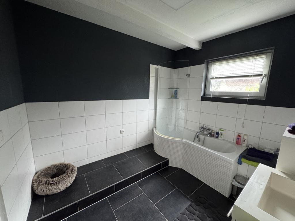 Badezimmer EG
