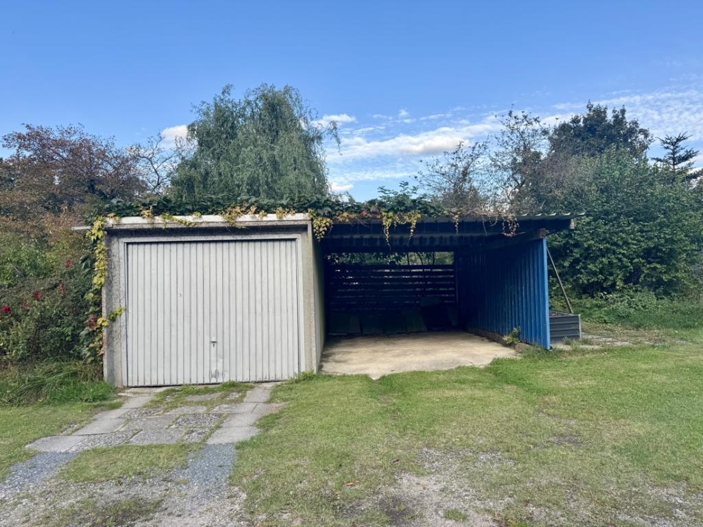 Garage und Carport