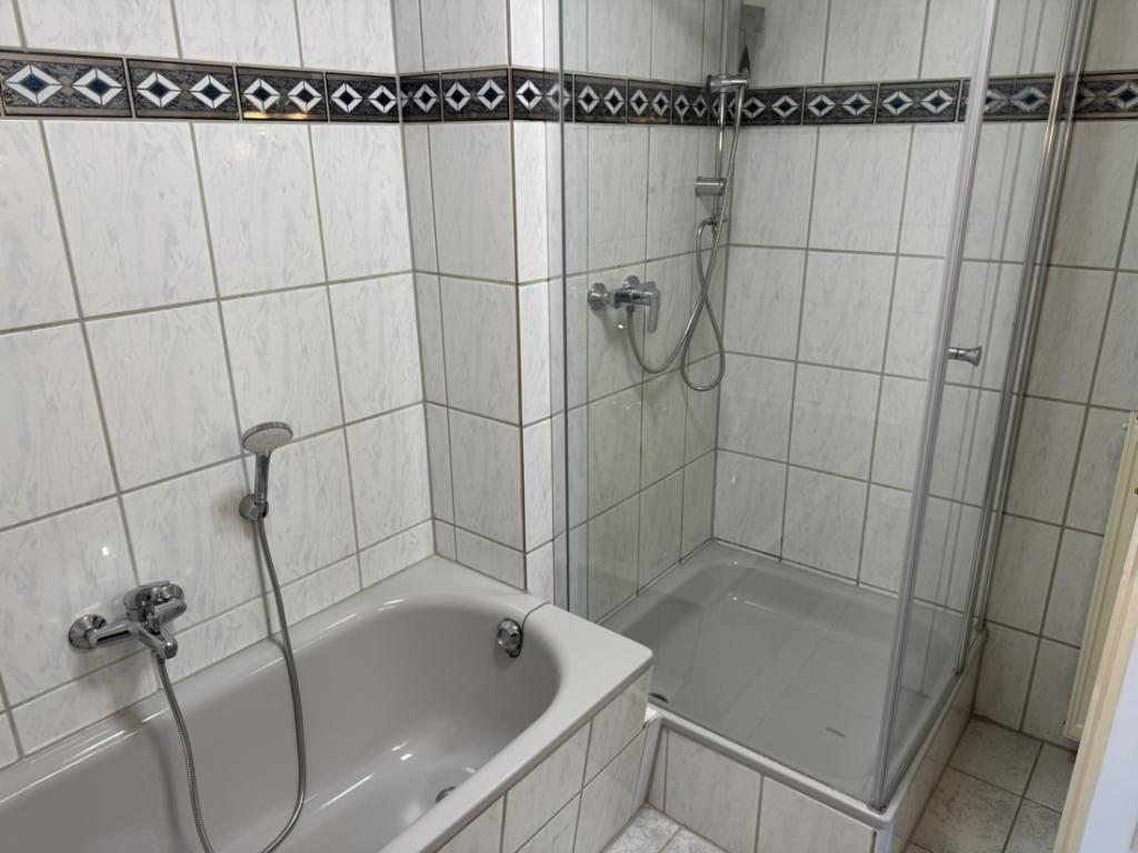 Schnuckelige 3 Zimmer Wohnung in zentraler Lage von Burg !! - Photo 1