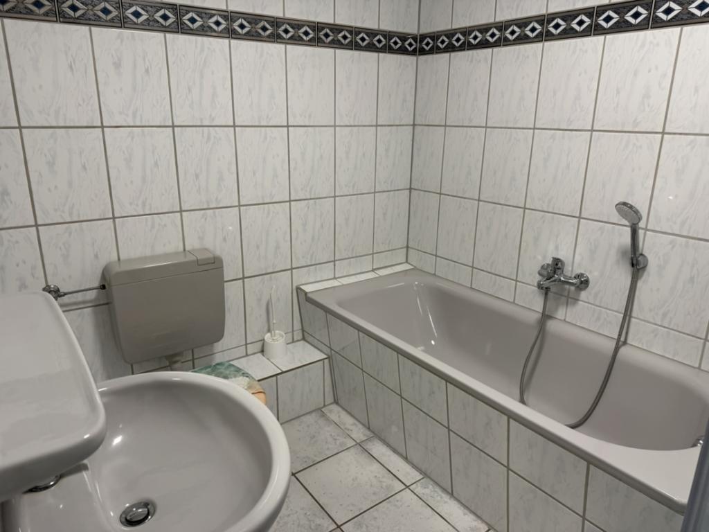Schnuckelige 3 Zimmer Wohnung in zentraler Lage von Burg !! - Photo 2