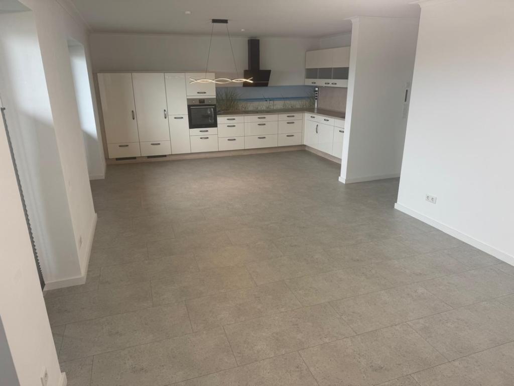 Einziehen & wohlfühlen: Neuwertige Eigentumswohnung mit Balkon in Meldorf zu vermieten! - Photo 4