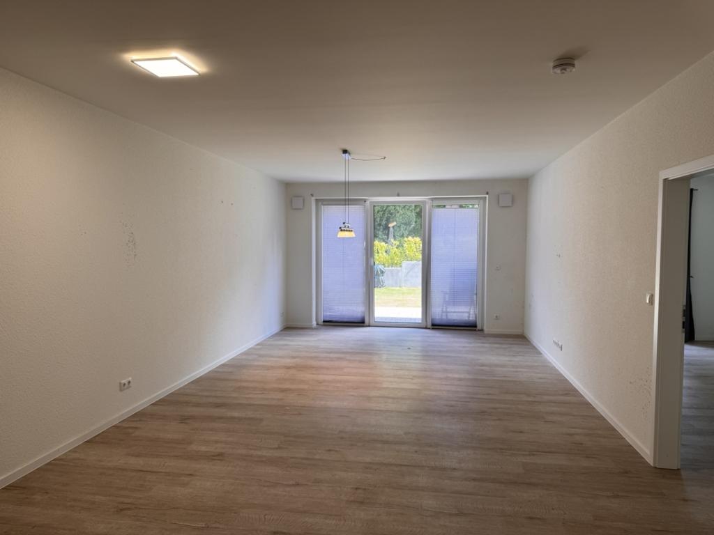 Moderne 2 Zimmer Wohnung im Erdgeschoss mit gemütlicher Terrasse! - Foto 1