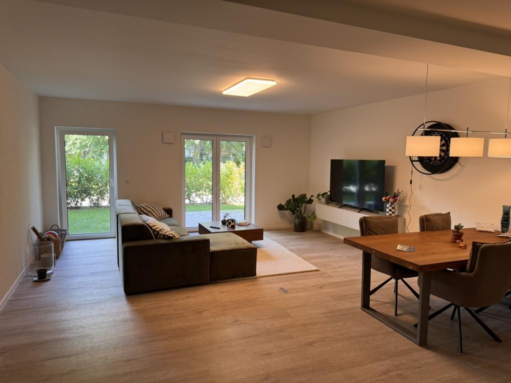 Moderne barrierearme 2 Zimmer Wohnung im Erdgeschoss mit Terrasse! - Photo 1
