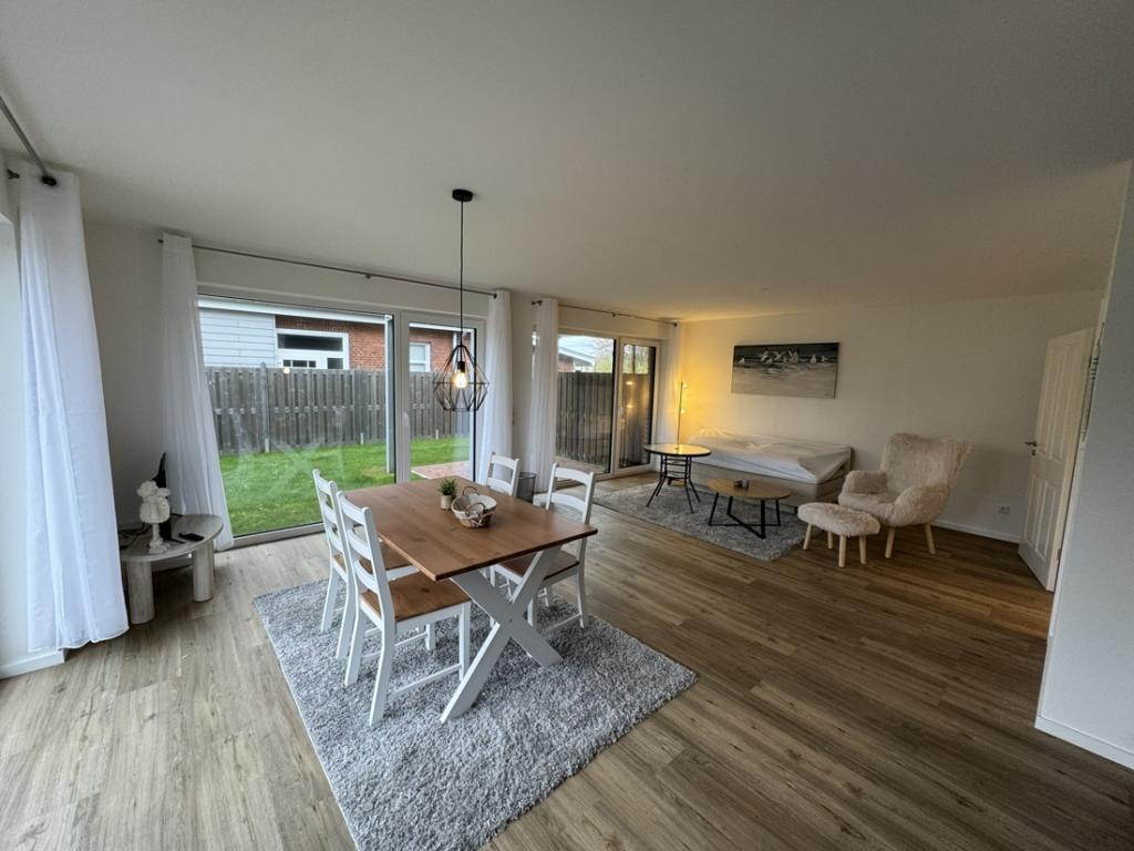 Fast schon meerverliebt – stilvolle möblierte 2-Zimmer-Wohnung in Küstennähe zu vermieten! - Foto 1