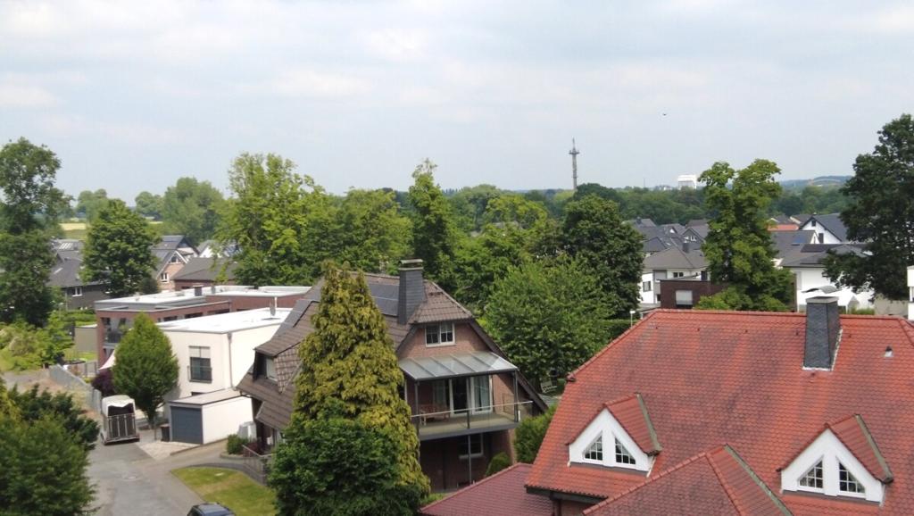 Dachgeschosswohnung in ruhiger Lage an der Haard. Inklusive Garage und Keller. - Foto 3