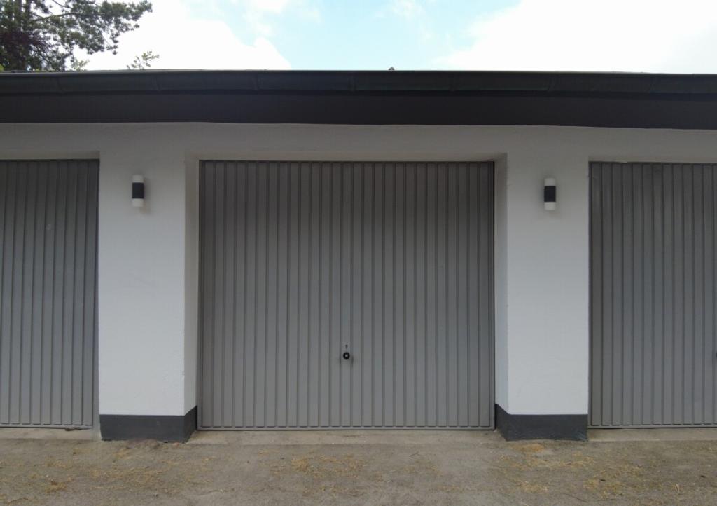 Dachgeschosswohnung in ruhiger Lage an der Haard. Inklusive Garage und Keller. - Foto 1
