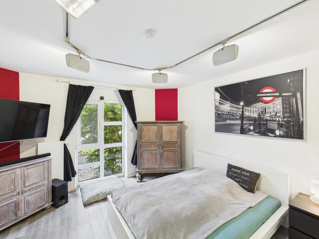 großes Schlafzimmer