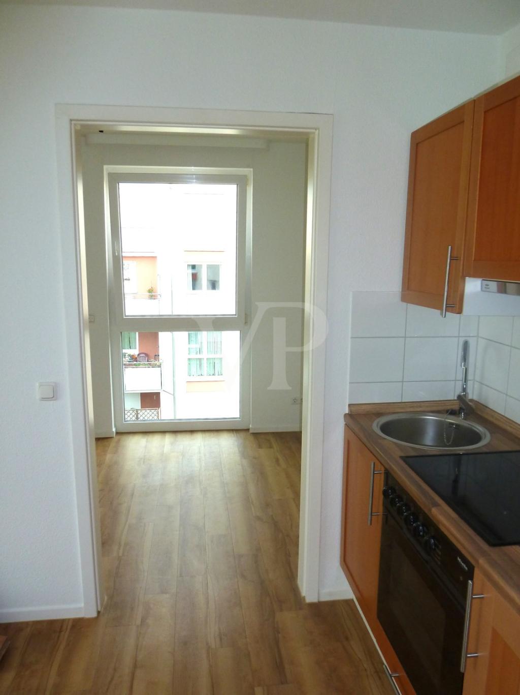 Wohnzimmer_Blick_ins_Schlafzimmer