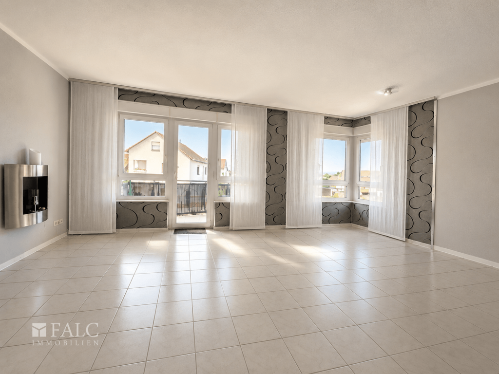 Helle Wohnung mit fußläufig guter Anbindung, West-Balkon und Tiefgaragenstellplatz - Foto 1