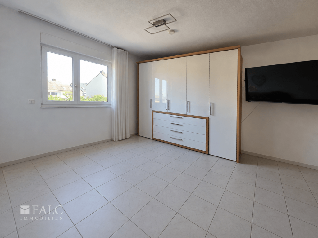 Helle Wohnung mit fußläufig guter Anbindung, West-Balkon und Tiefgaragenstellplatz - Foto 2