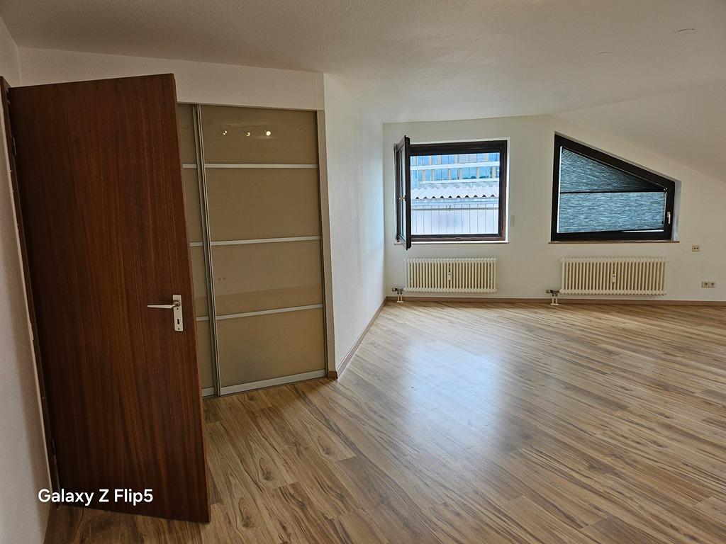 Sehr schöne und gut aufgeteilte renovierte 2,5 Zimmer Wohnung im Zentrum von Leonberg! - Photo 5