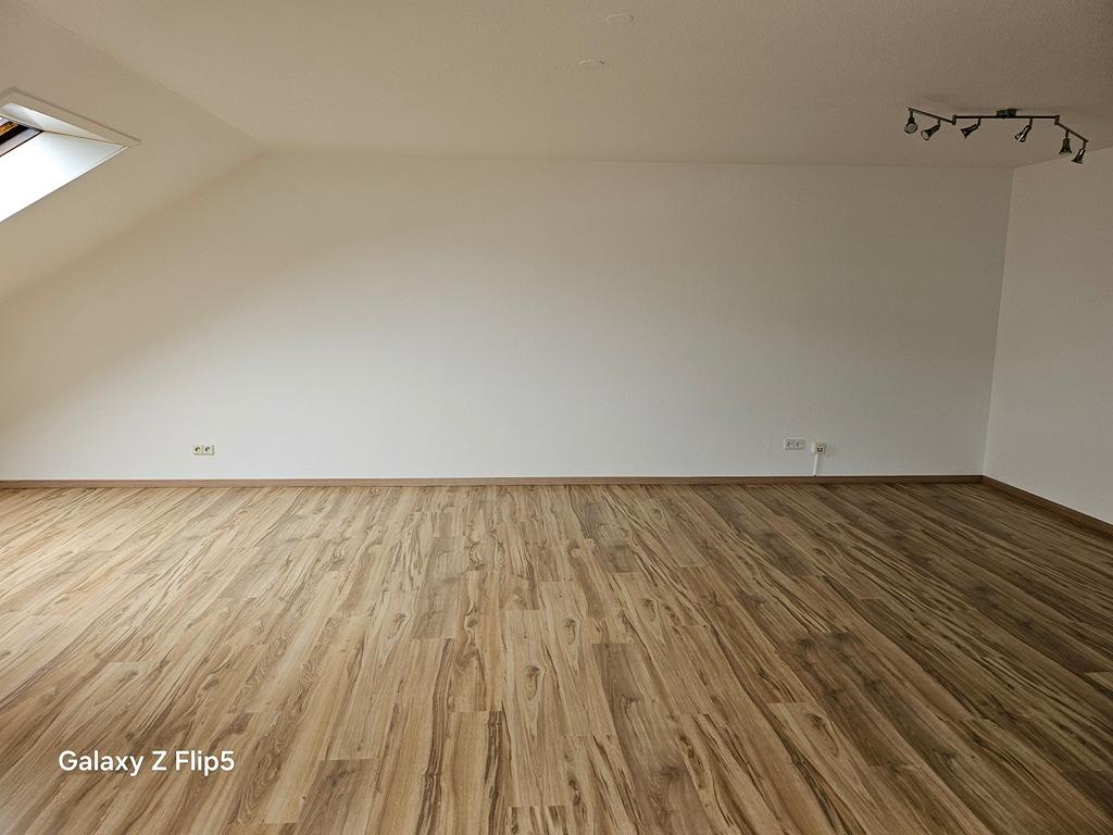 Sehr schöne und gut aufgeteilte renovierte 2,5 Zimmer Wohnung im Zentrum von Leonberg! - Photo 3