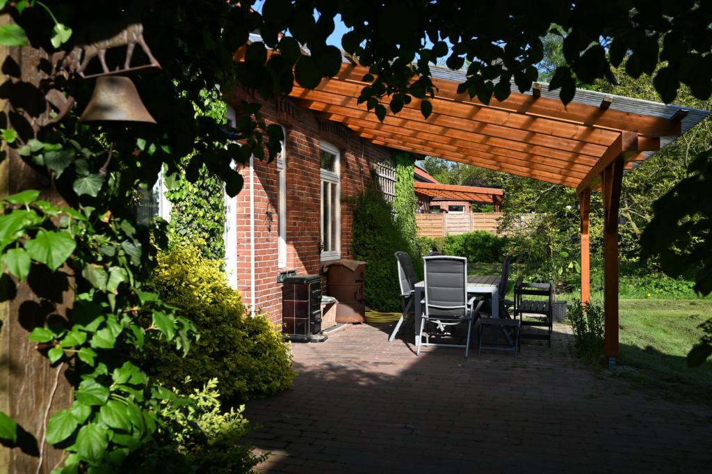 VORSCHAU | 180m² Wohnung in Landhaus mit Gartenanteil nahe Hude - Photo 2