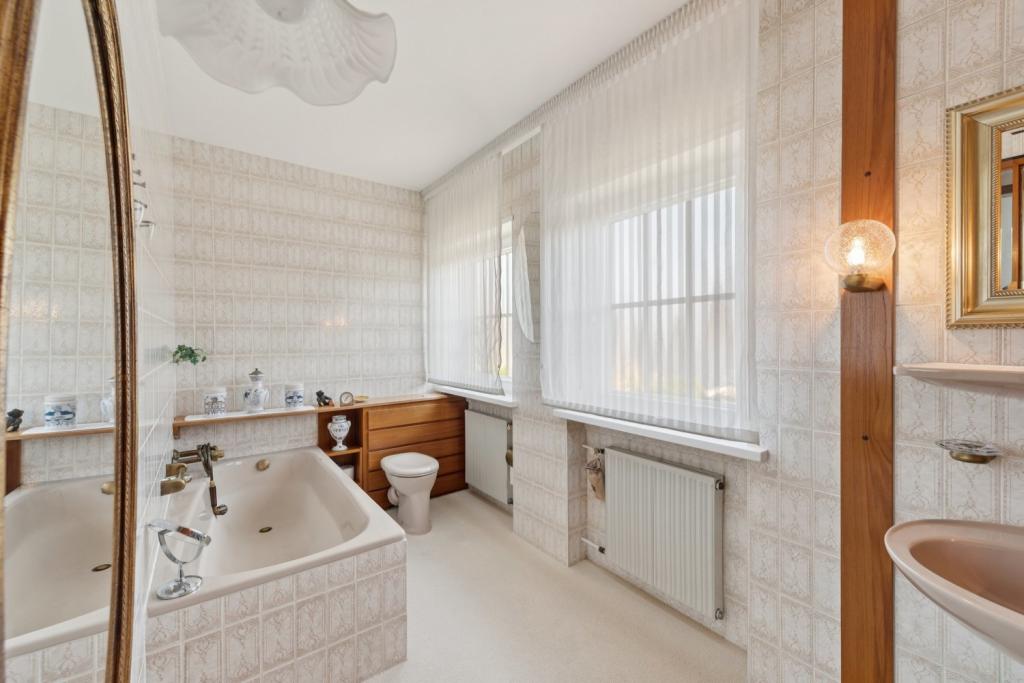 Badezimmer mit Wanne