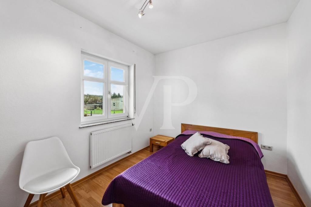 Helles Gäste-/ Bürozimmer 