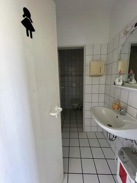 5a Sanitärbereich Damen