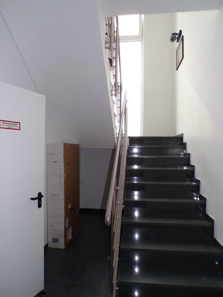 10 Treppe zum I.OG (am Ende von 6a)