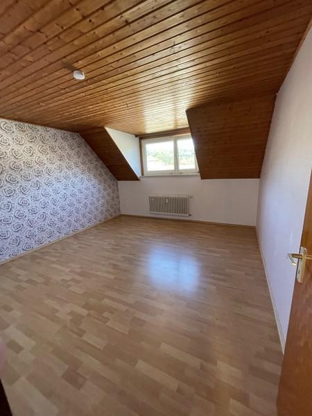 Wittlich-Gladbach >> 4 Zimmer DG-Wohnung (ca. 96 m²) zur grosszügigen Entfaltung << - Foto 1