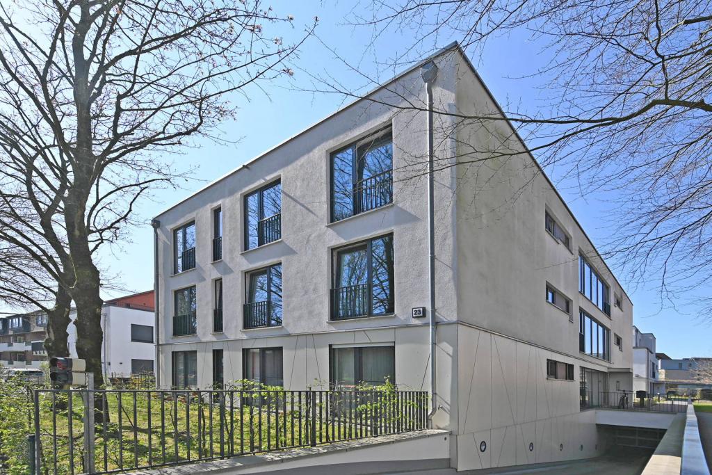 komfortable Tiefgarageneinfahrt