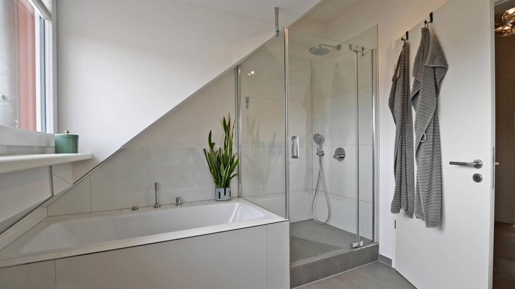 Dusche & Badewanne