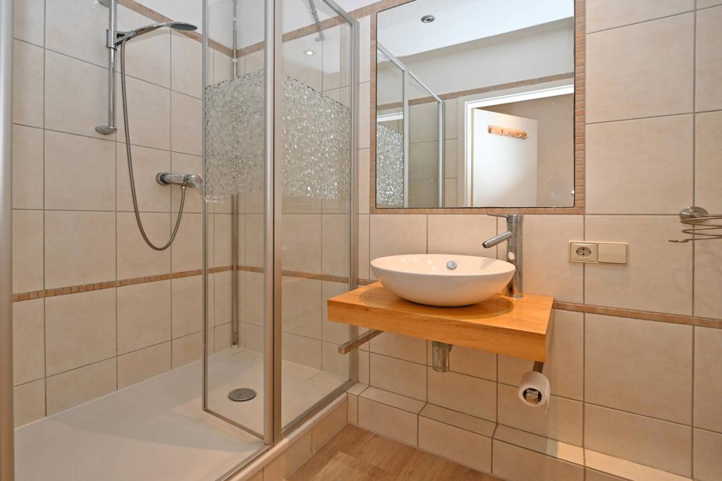 modernes Duschbad