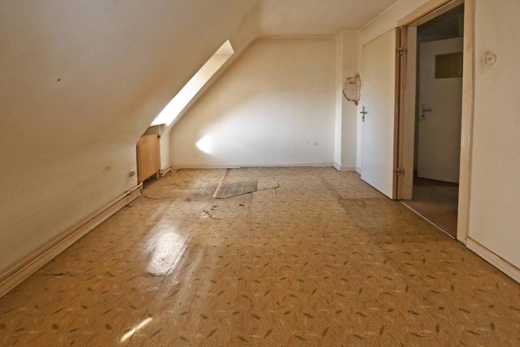 oberes großes Zimmer