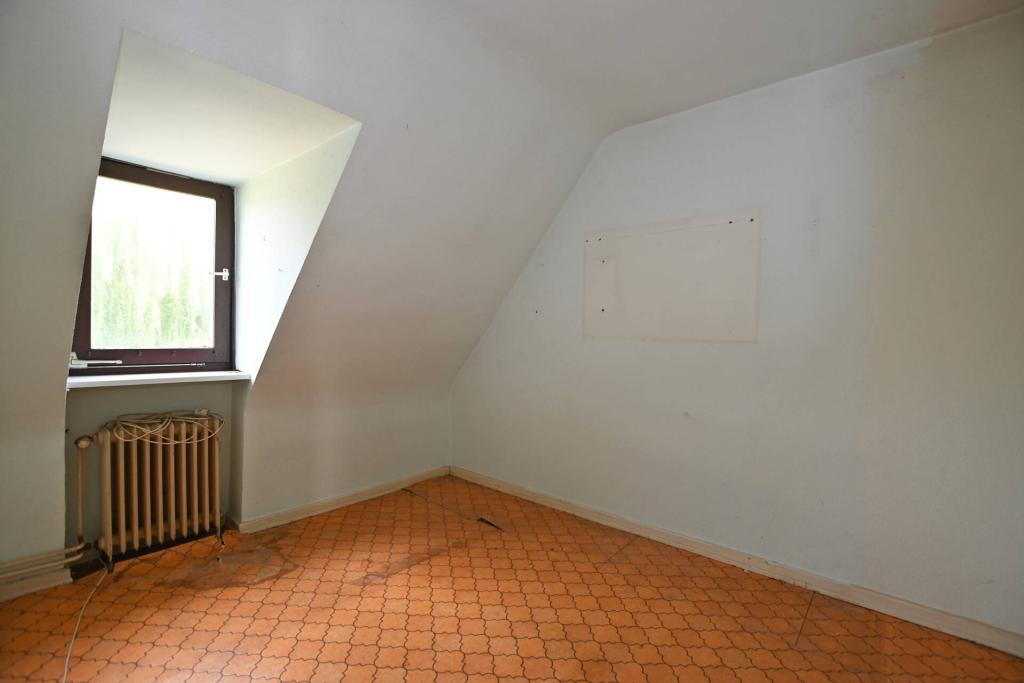 kleines Zimmer neben Bad