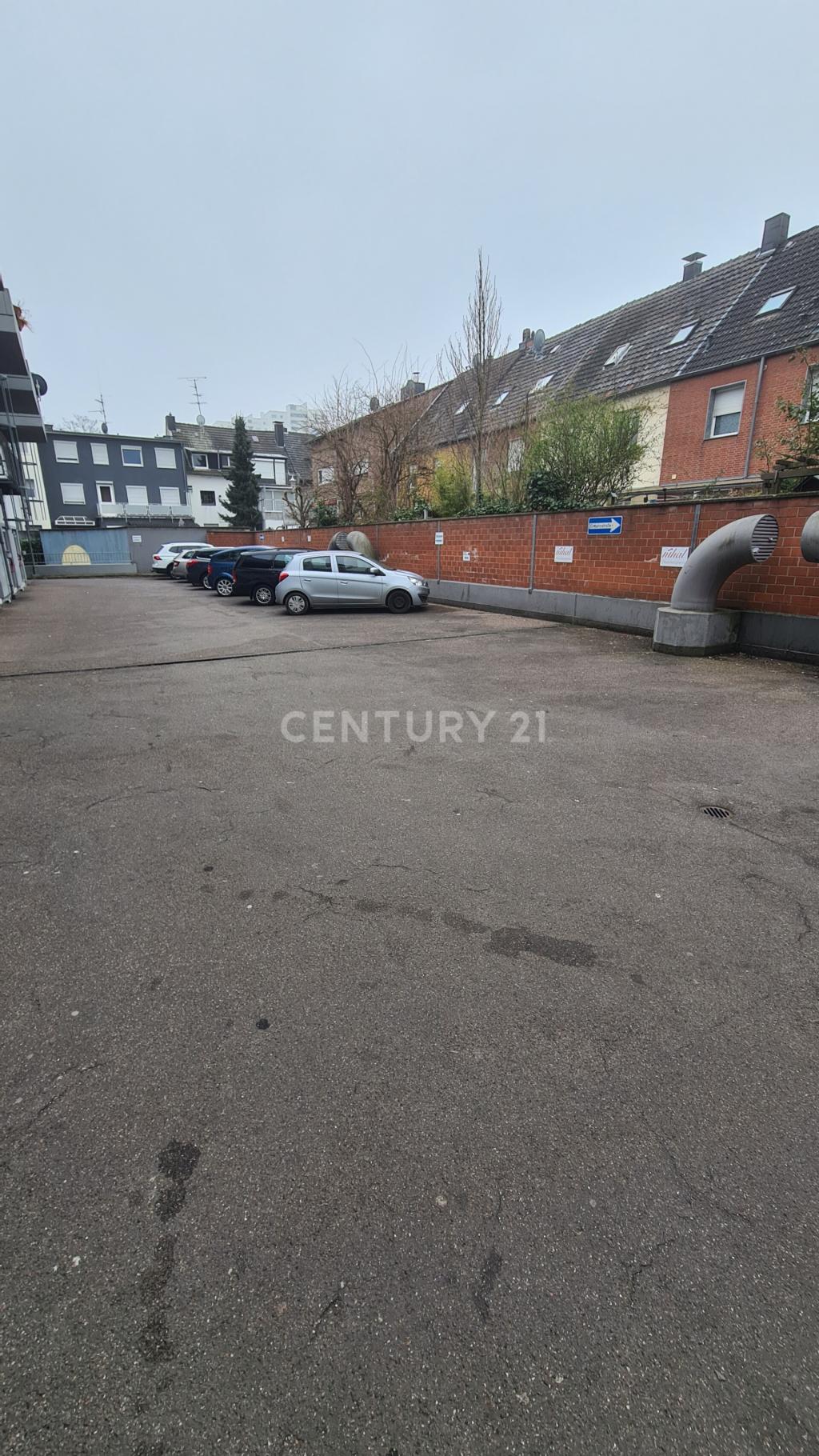 1 KFZ-Außenstellplatz