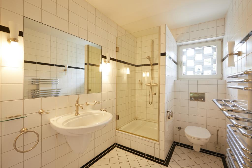 Badezimmer EG