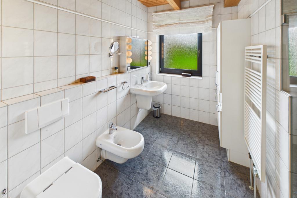 Badezimmer EG