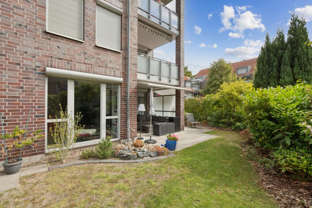 Terrasse mit Gartenanteil