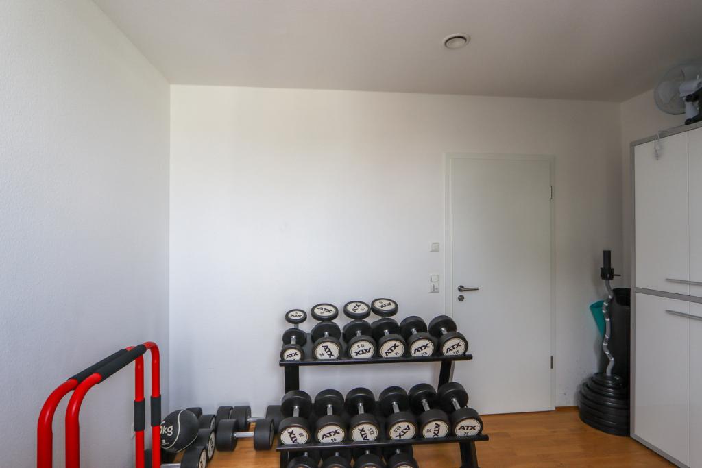 Schlafzimmer/Hobbyraum