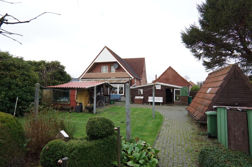 Ansicht aus dem Garten.jpg