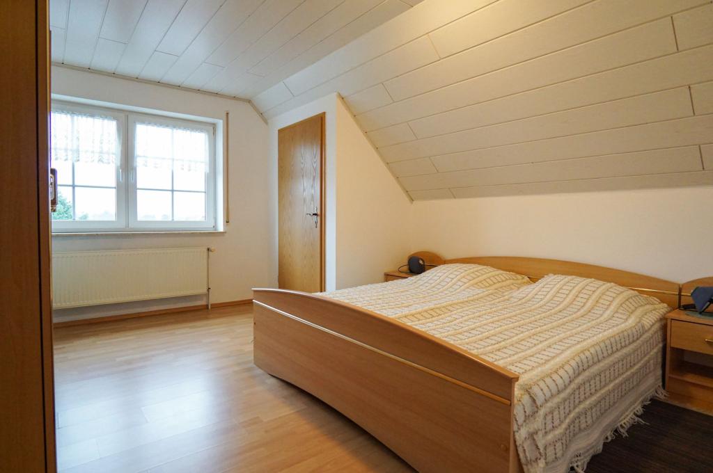Schlafzimmer DG