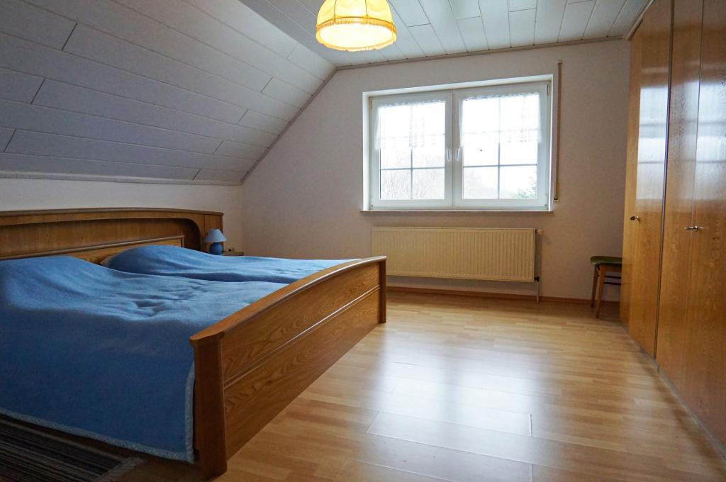 Schlafzimmer DG