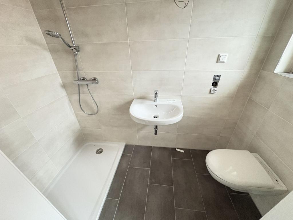 EG_WC mit Dusche.jpg