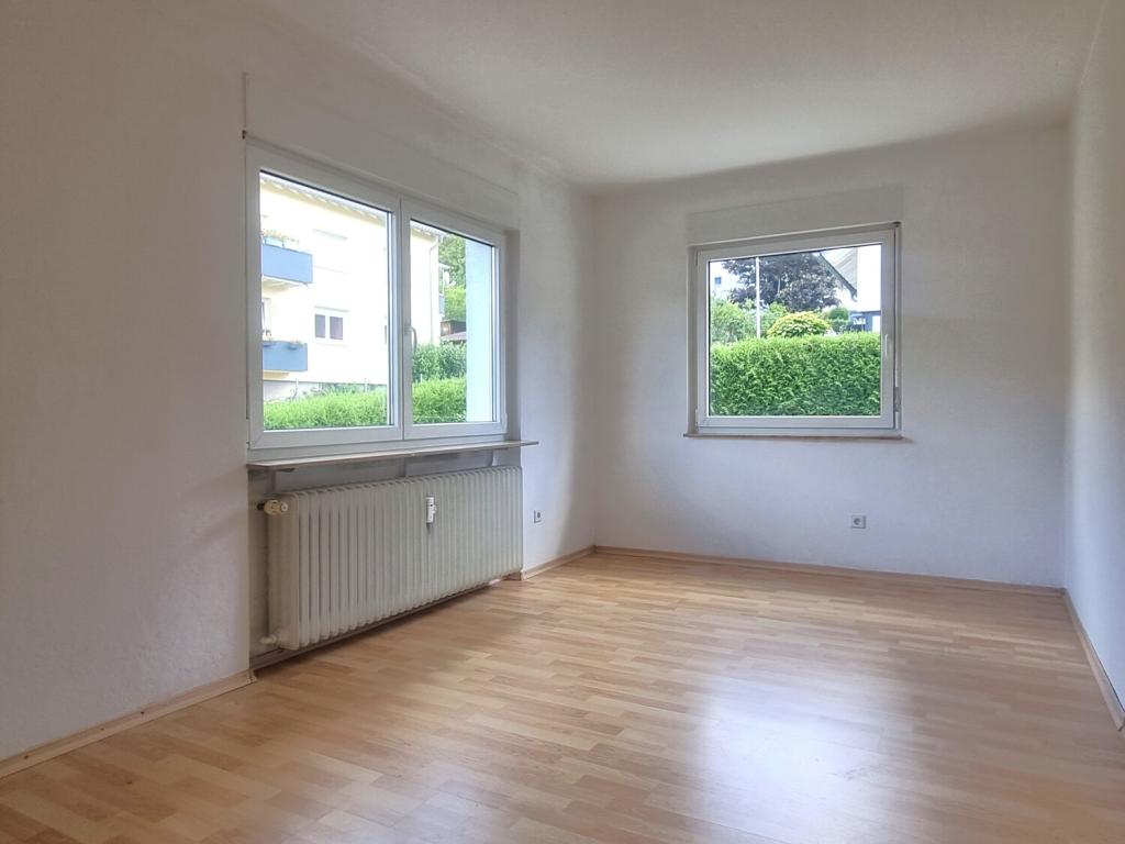 Großzügige Erdgeschosswohnung mit Balkon in ruhiger Lage - Photo 2