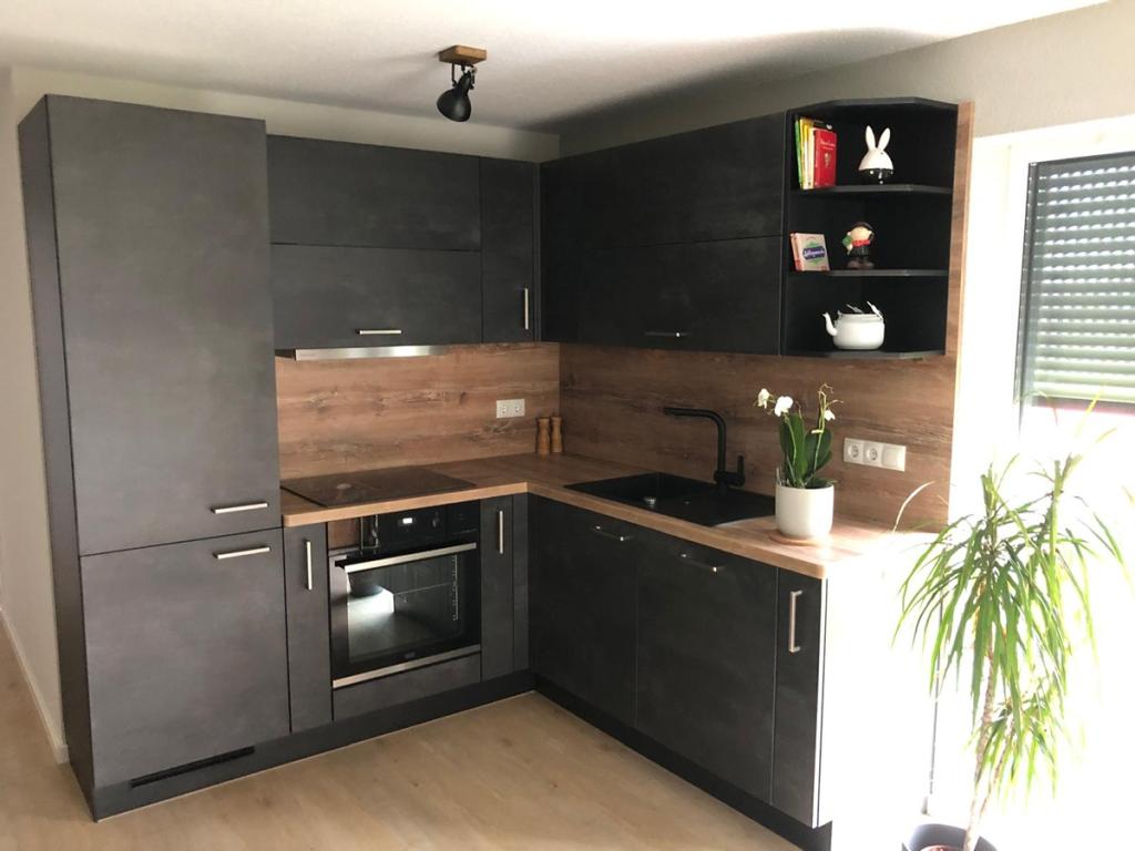 Anzeigevoll möbliert - moderne, ruhig gelegene 2-Zimmer-Wohnung im EG - Photo 5